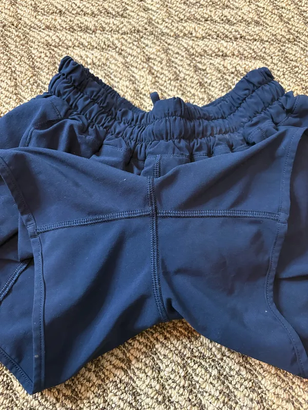 Lululemon 4inch hotty hot - Image 4