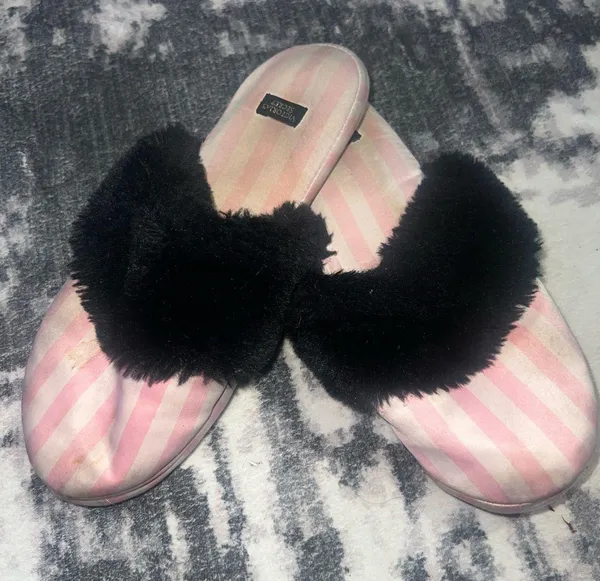 Victoria’s Secret Slippers - Image 2