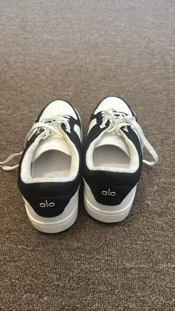 Alo shoes - Image 2