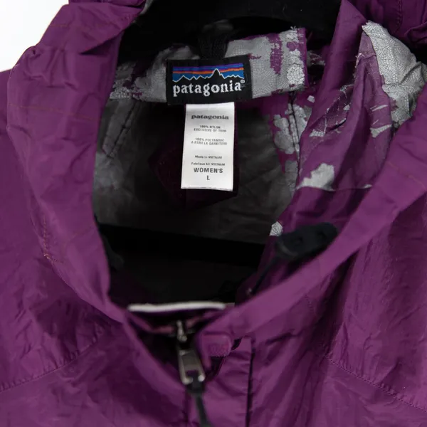 Patagonia Women's Waterproof Full Zip Hooded Hood Rain Jacket Plumb Purple Large - Image 2