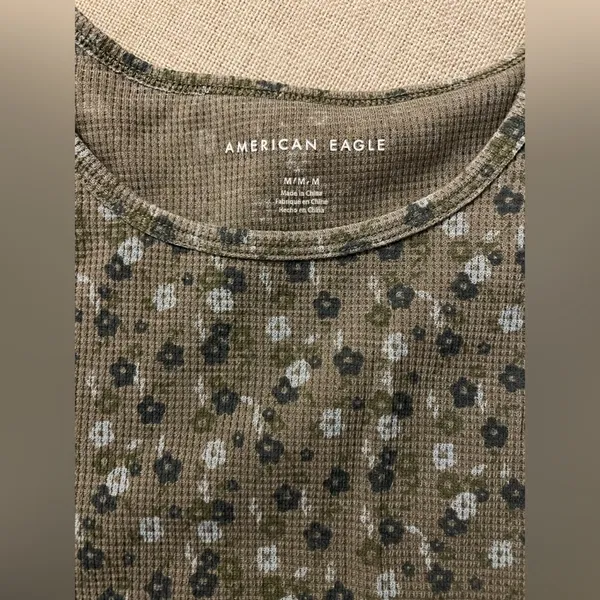 American Eagle Floral Crop Top. - Image 2