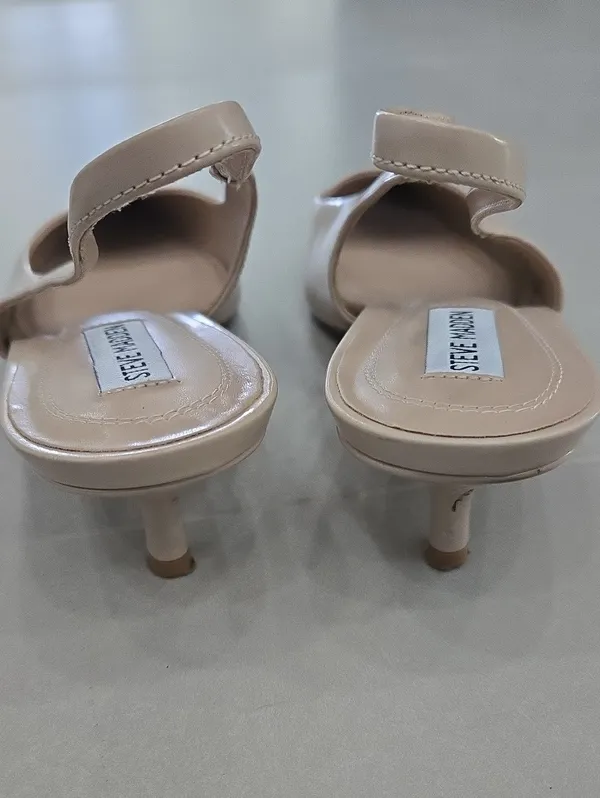 Steve Madden Beige Patent Pointed Slingback With Small Heel Size 10 - Image 4