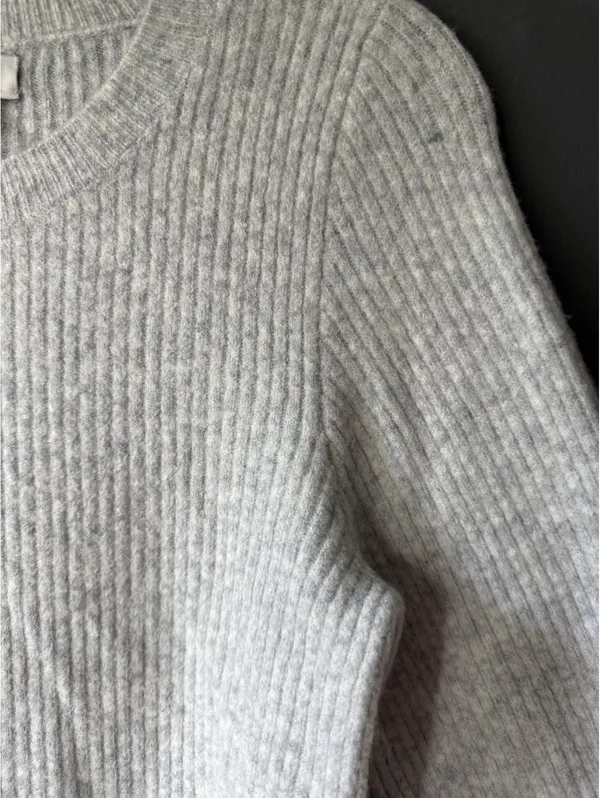 J.Crew Extra-Soft Gray Ribbed Sweater Size Small - Image 7