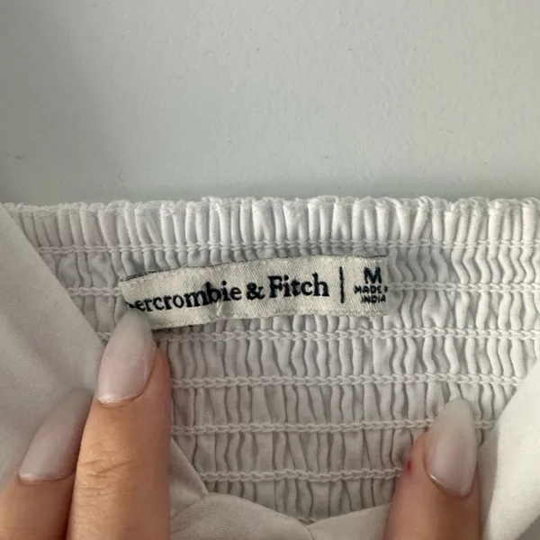 Abercrombie Top White Size M - Image 2