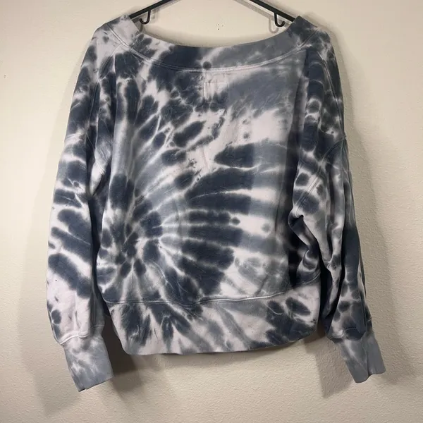 Abercrombie & Fitch Soft Gray Knit - Image 3