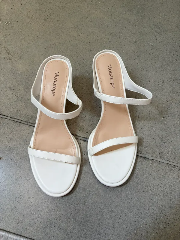 White Kitten Heels Size 7.5 - Image 3