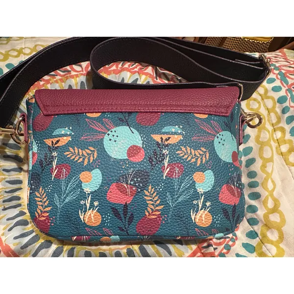 NWOT Disney Parks Frozen 2 Anna and Elsa Fleur design Crossbody Bag - Image 3