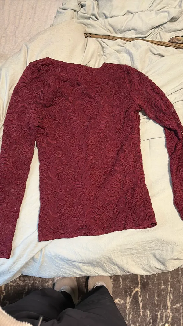 Abercrombie and Fitch burgundy lace top - Image 4