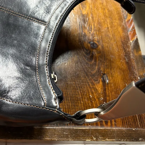 Kenneth Cole‎ Black Hobo Style Purse - Image 6