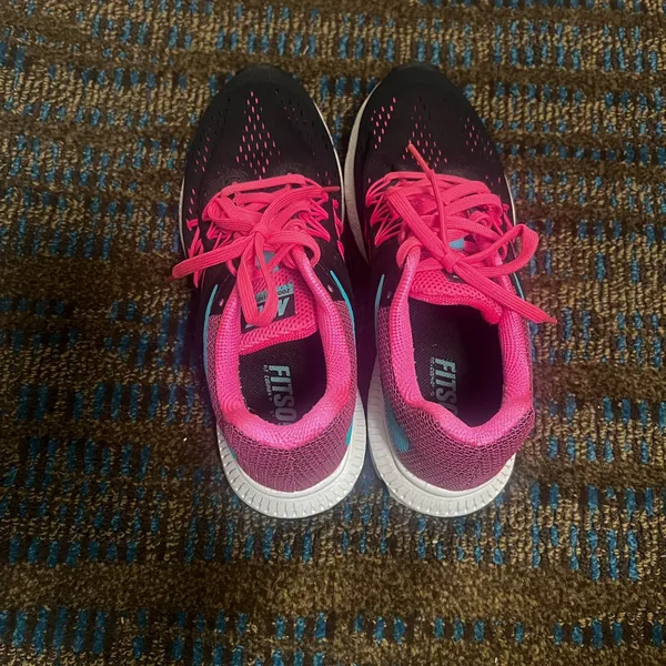 Nike Women's Black and Pink Athletic Shoes - Image 2