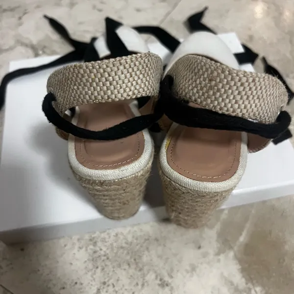 Elegant White Espadrille Wedge Sandals Size 7 - Image 5