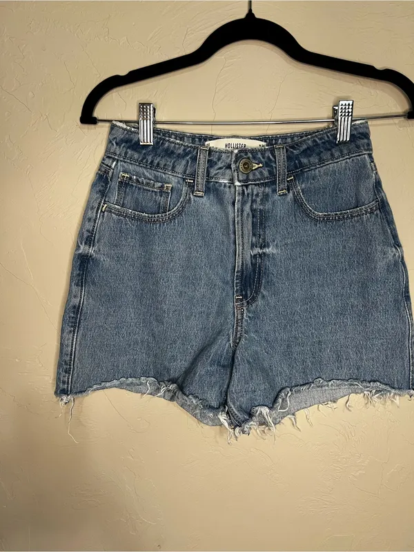 Hollister Ultra High Rise 90’s Raw Hem‎ Denim Shorts - Image 2