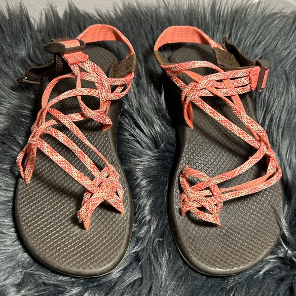 Chacos ZX/2 Vibram Brown Base w/ Red/Woven Printed Straps Sandals Coral Sz 9 - Image 2