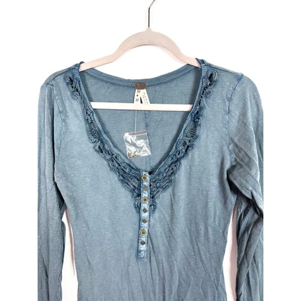 Free‎ people blue crochet Henley top - Image 2