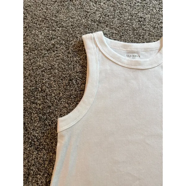 Old Navy Women's Snug White Ribbed Tank Top Size Small - Image 3