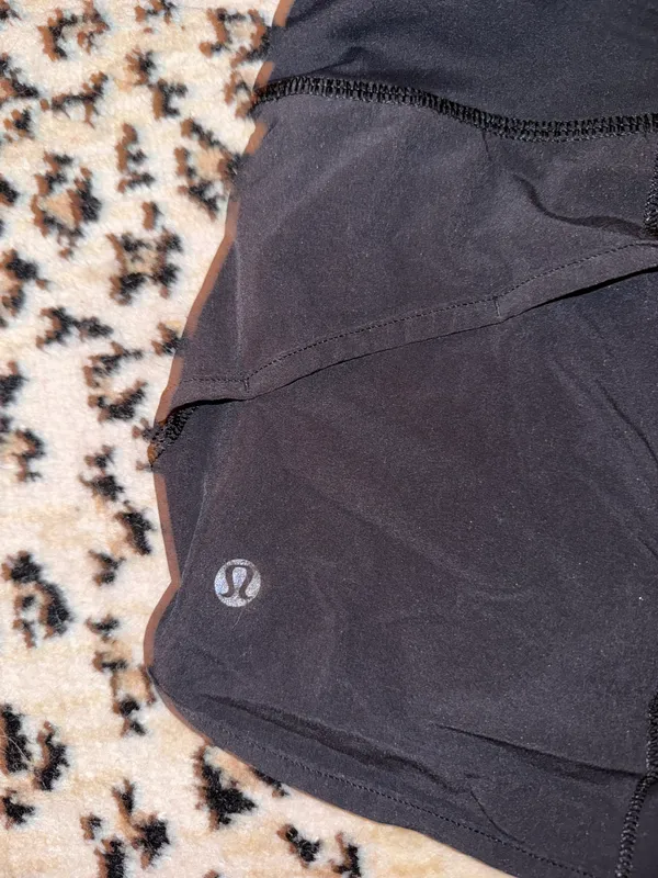 Lululemon Black Speed Up Shorts Size 8 - Image 3