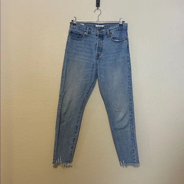 Levi's Wedgie Icon Fit Ankle Jeans Medium Wash Size 28‎ - Image 4