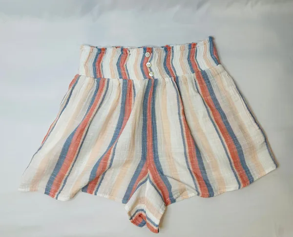 Francescas Sky Button Front Smocked Shorts Ivory - M - Image 4