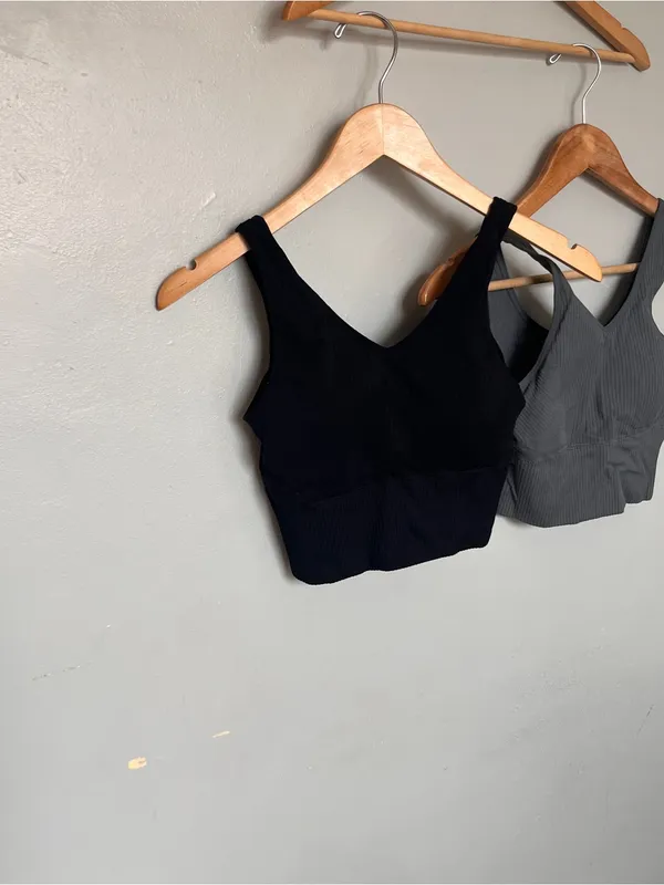 Pro-Fit Seamless Ribbed V-Neck Bralette - Black & Gray Large - Image 4