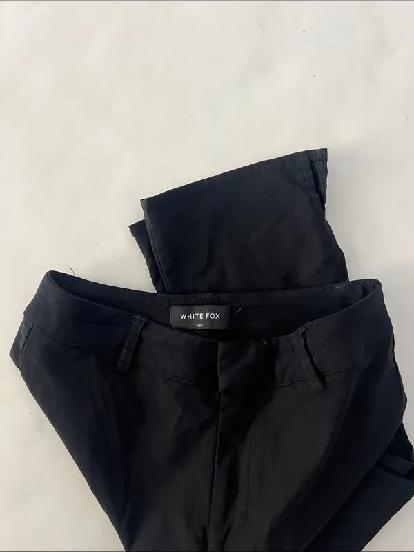 White Fox Day For It Capri Pants Black Small $60 - Image 5