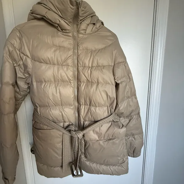 Women’s light brown beige puffer jacket with belt size small - Image 4