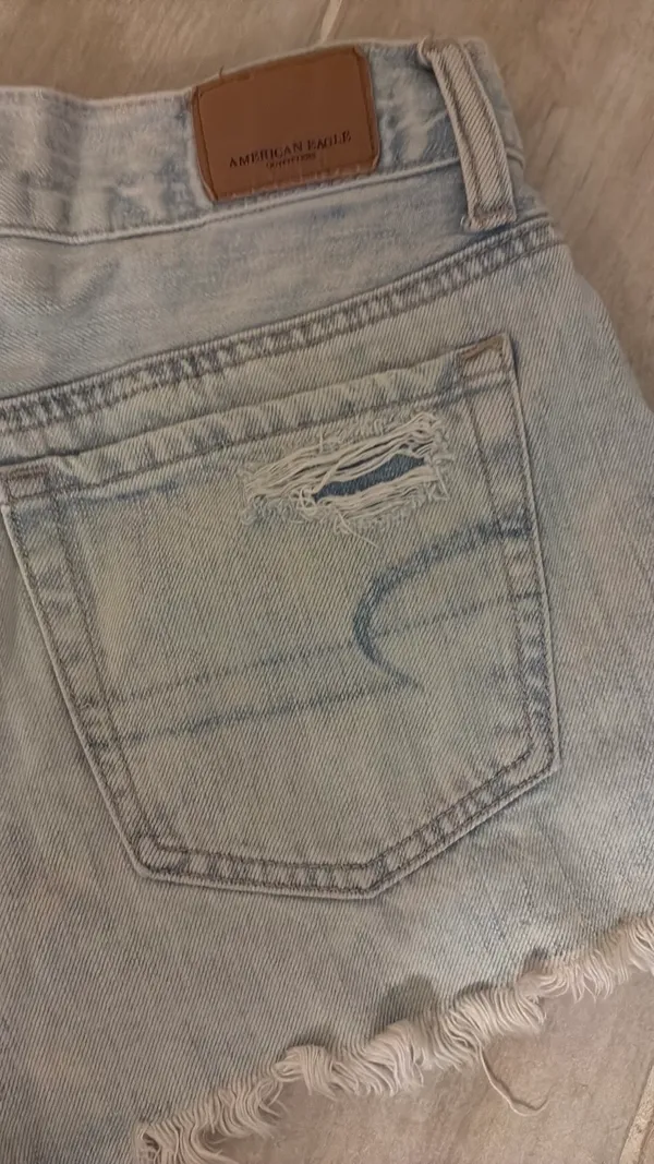 American Eagle Destructed cutoff jeans - Image 5