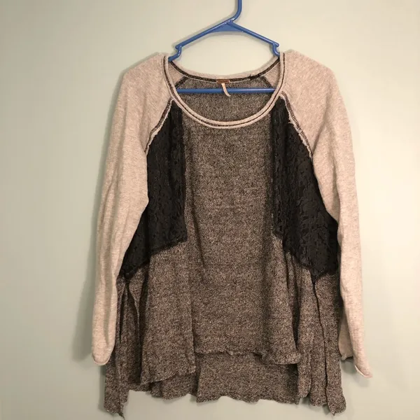 Free people gray oversized sweater! Size small! - Image 4