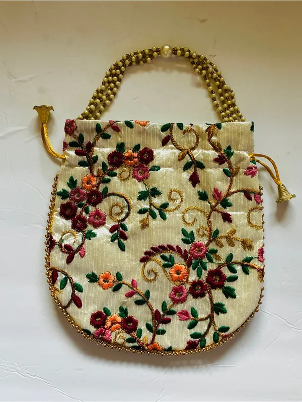 Embroidered Cream Floral Beaded Handle Women's Evening Bag - Image 2