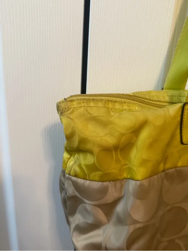 Y2K Coach Getaway Nylon Signature Tote in Yellow and Cream - Image 5