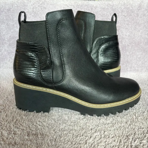 DV Dolce Vita Rango Black Lug Sole Chelsea Ankle Boots Croc Embossed Heel 8 - Image 2