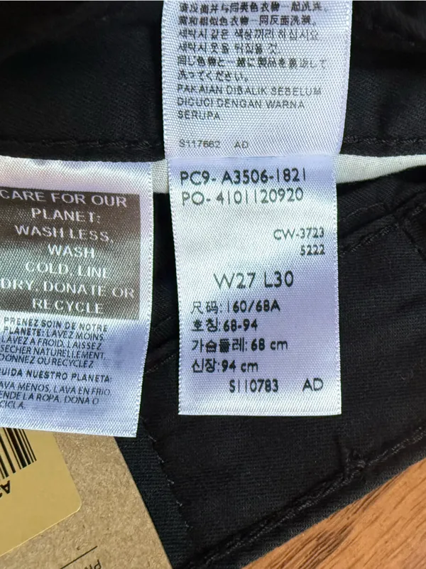 Levi's High Waisted Black Mom Jeans Size 27x30 (4) Tapered Leg Vintage Style - Image 7