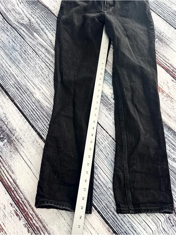 Abercrombie & Fitch The 90’s Straight Mid Rise in Washed Black - Image 8