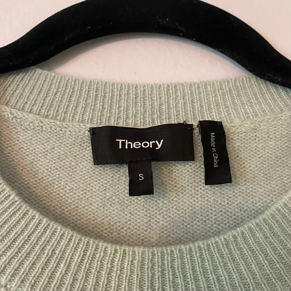 Theory Light Blue Cashmere Knit Crewneck Sweater Lightweight Minimalist Small - Image 2