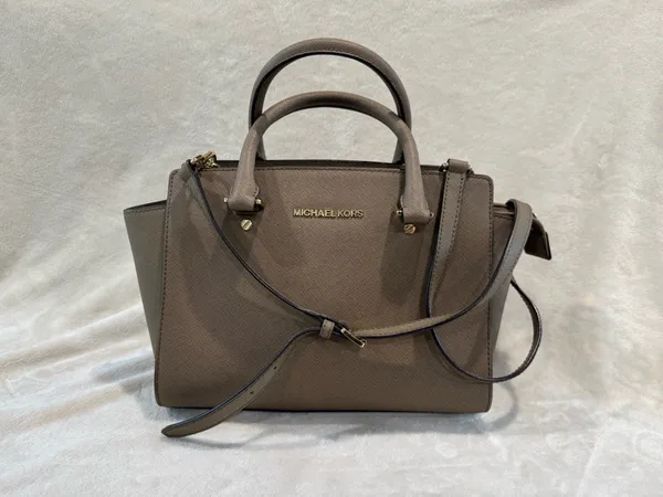 Michael Kors Selma Medium Satchel - Image 3