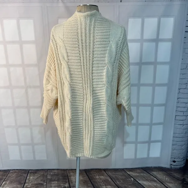 🔥🔥 5/$25 sale 🔥🔥 Simply Southern Cream Cable Knit Cardigan Size Small - Image 5
