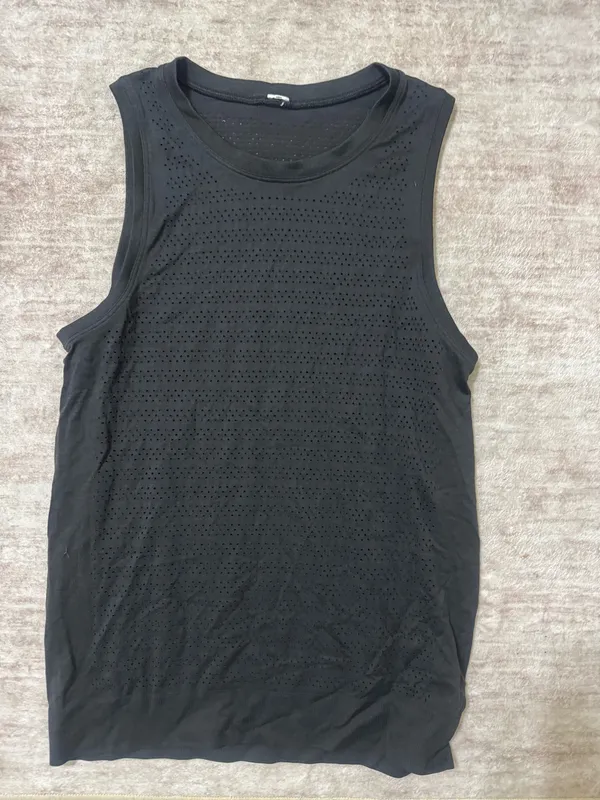 Lululemon Breeze by Muscle Tank size 4 - Image 2