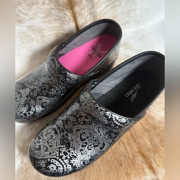 Dansko Glitzy Patent Leather Classic Clog Size 38 B54‎ - Image 11