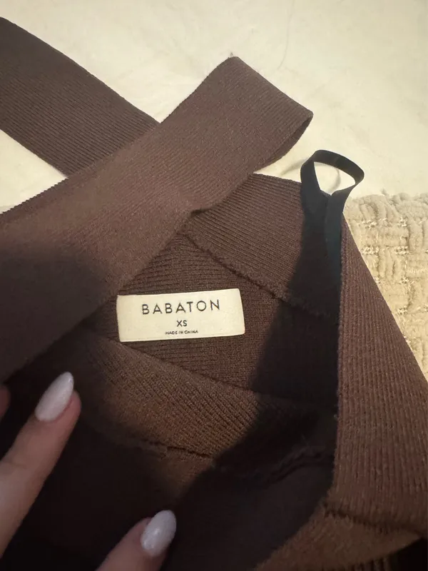 Aritzia Babaton Top - Image 2