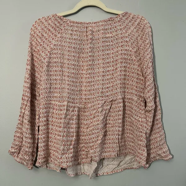 Old navy long sleeve pattern top size large - Image 4