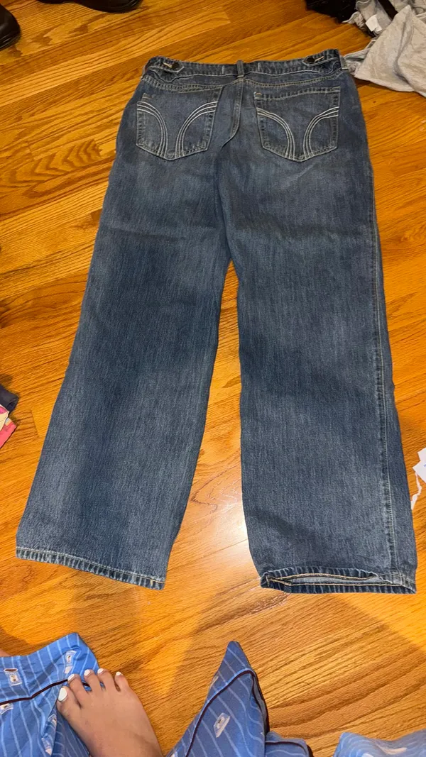 Hollister Low-Rise Baggy Adjustable Jeans - Image 3