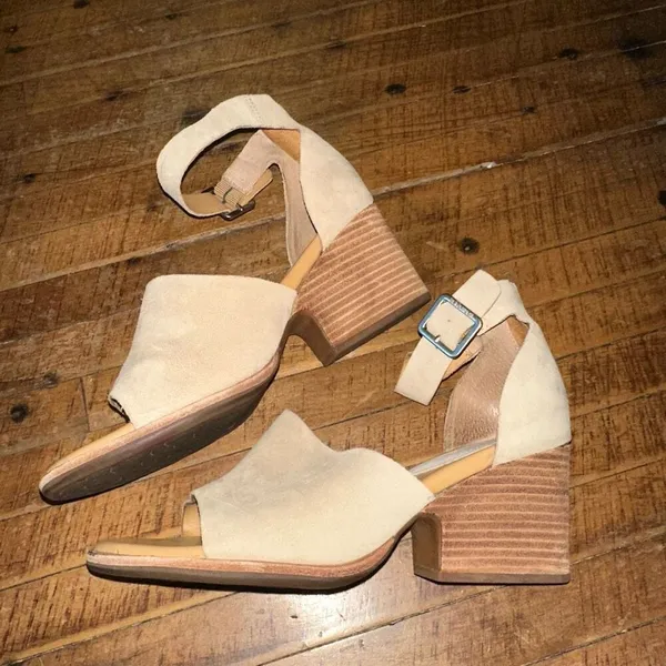 Korkease strappy ankle block heeled size 9 sandals - Image 3