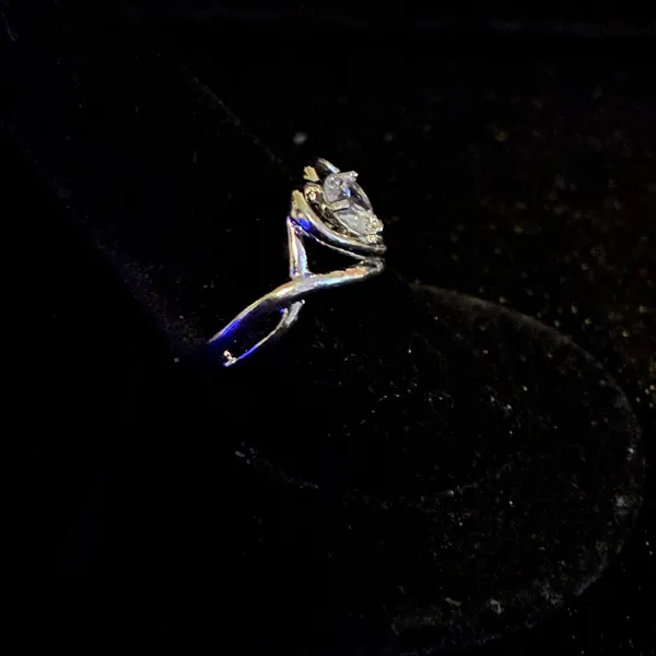 Silver tone Heart Ring size 9 - Image 2