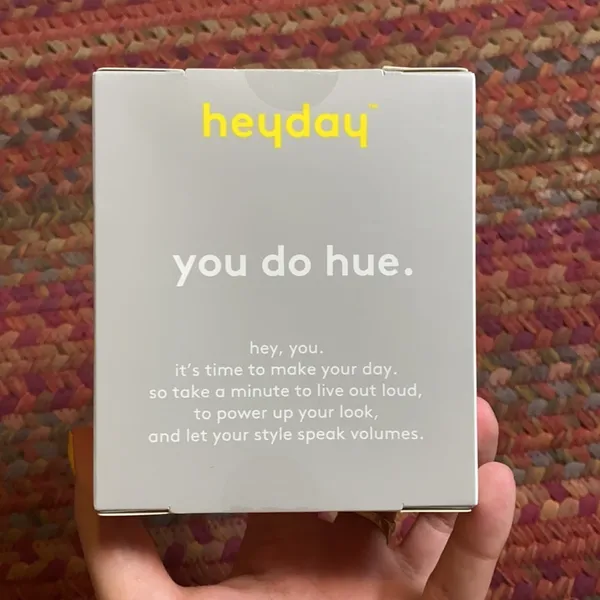 New In Box Hey Day Ear Bud Cover Case - Image 2