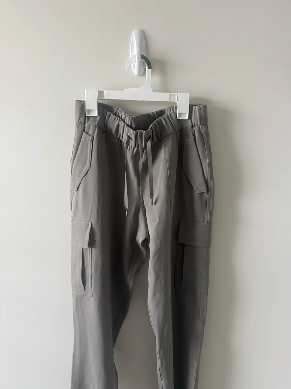 Lululemon Women's Black and Tan Pants 6 - Image 3