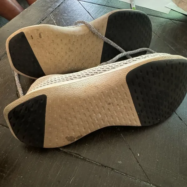 AllBirds woman’s treedashers,‎ size 9 - Image 3