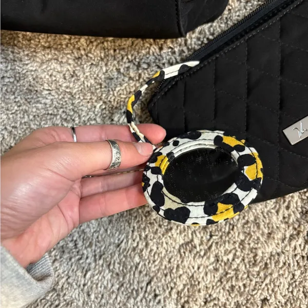 Vera Bradley Black Quilted crossbody purse and wallet - Image 10
