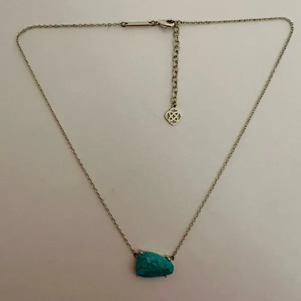 Kendra Scott Isla Turquoise Stone and Gold Chain Necklace - Image 3