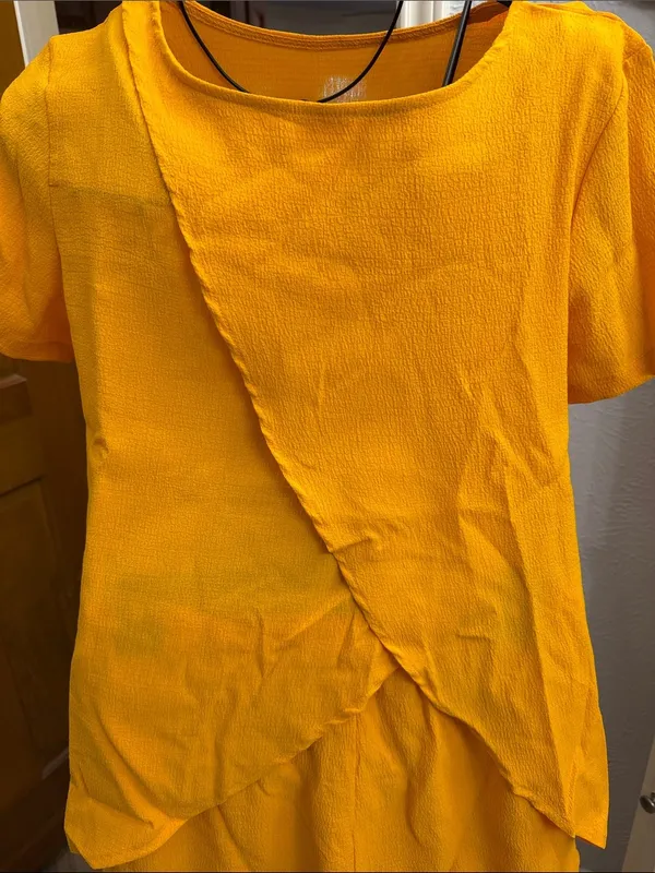 🌅🌅🌅3 for 12$🌅🌅🌅Women’s Yellow Short Sleeve Asymmetrical Top/Short Set-Med - Image 2