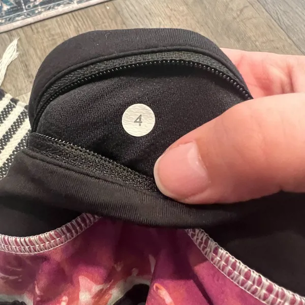 Lululemon speed short‎ in size 4 - Image 11