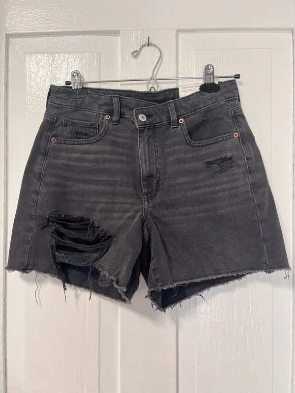NWT American Eagle High Waist Baggy Black Wash Denim Shorts size 6 - Image 3